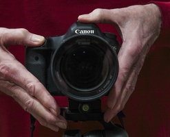 RichardHodgman Inspired HandsWithCamera